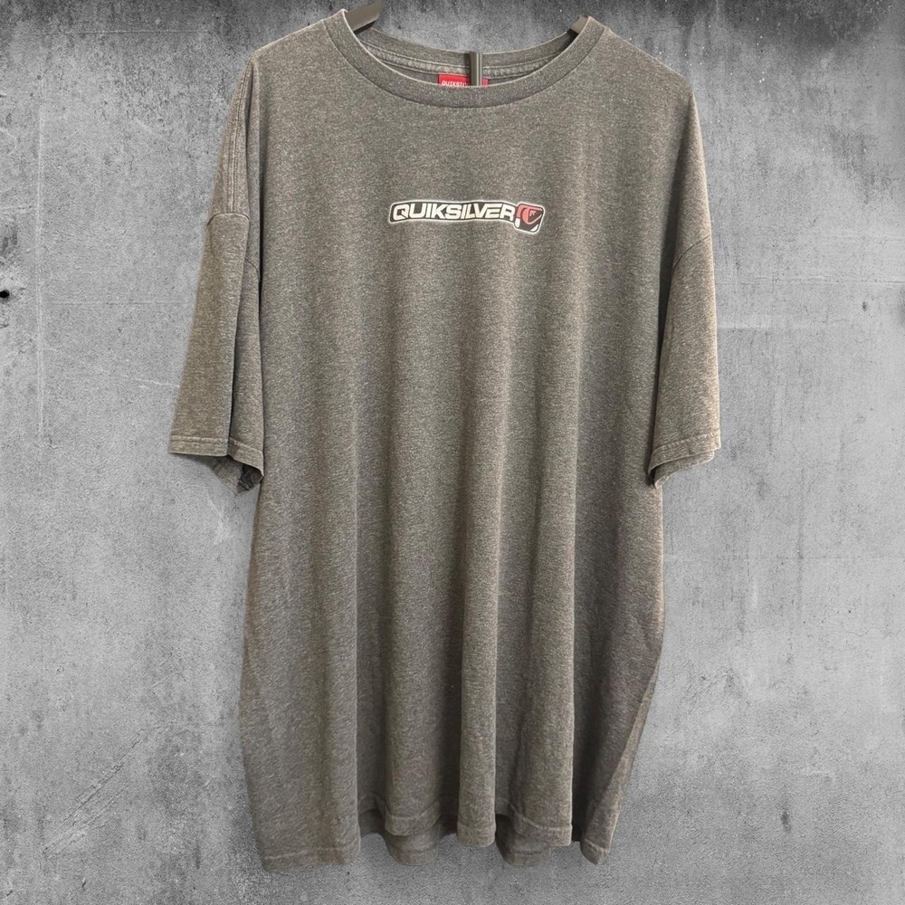 Y2K Quiksilver Surf T-Shirt Gray with white Quiksilver logo and back hit